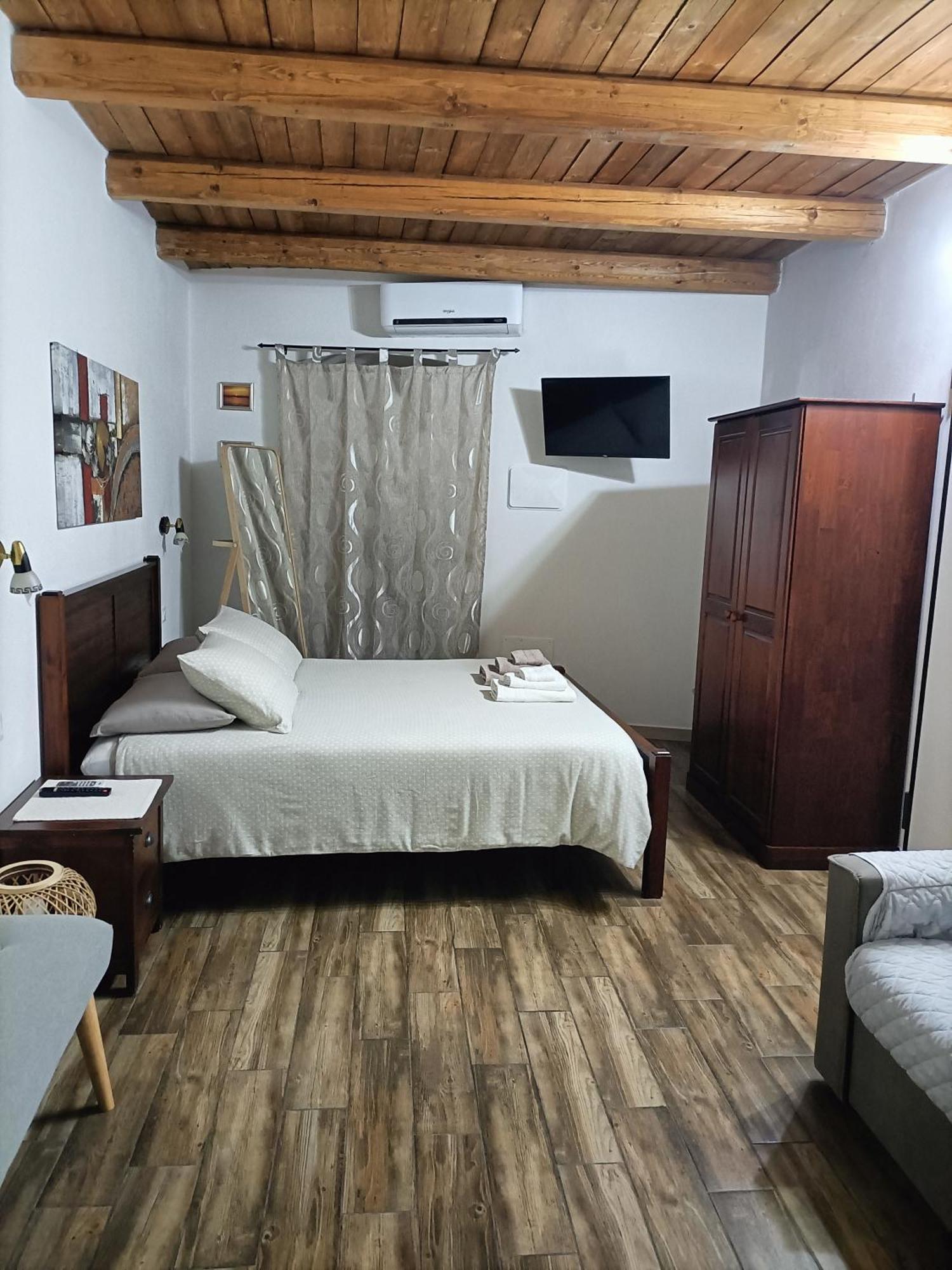 Bed And Breakfast Raggio Di Sole อีเกลเซียส ภายนอก รูปภาพ
