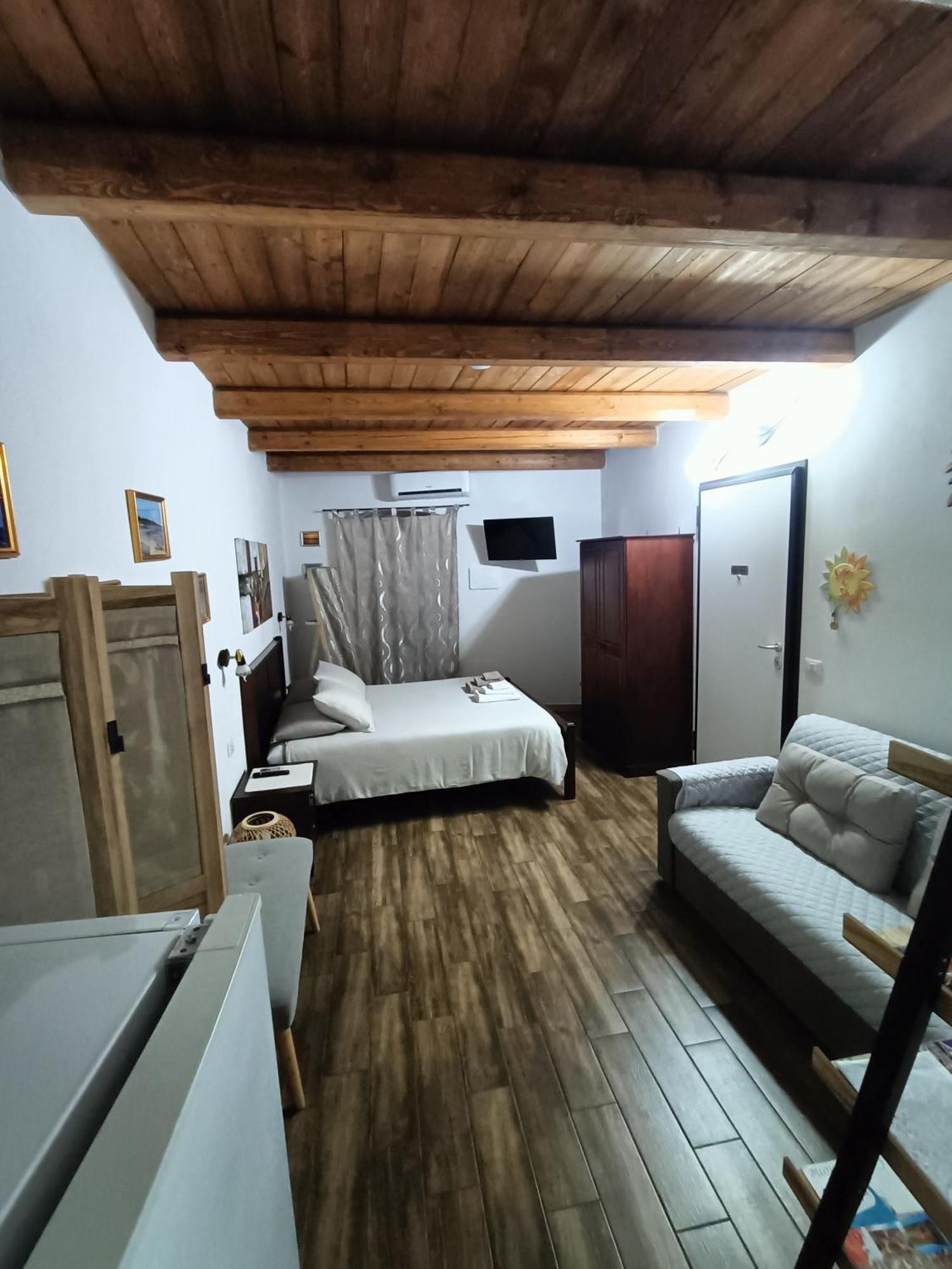Bed And Breakfast Raggio Di Sole อีเกลเซียส ภายนอก รูปภาพ