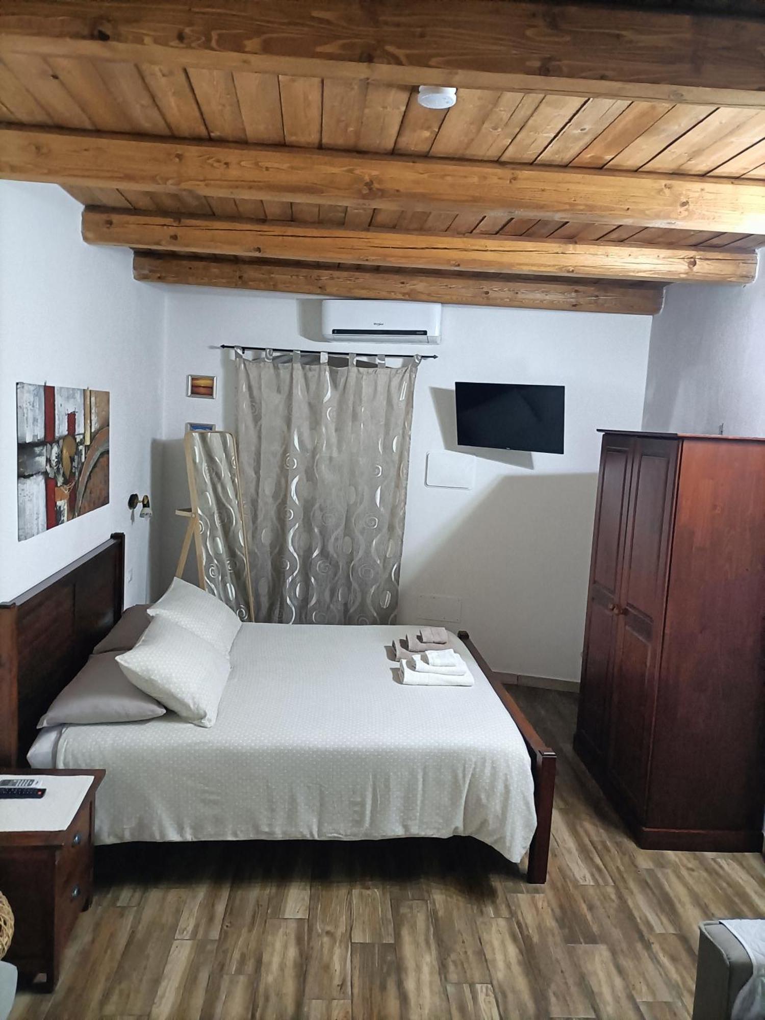 Bed And Breakfast Raggio Di Sole อีเกลเซียส ภายนอก รูปภาพ
