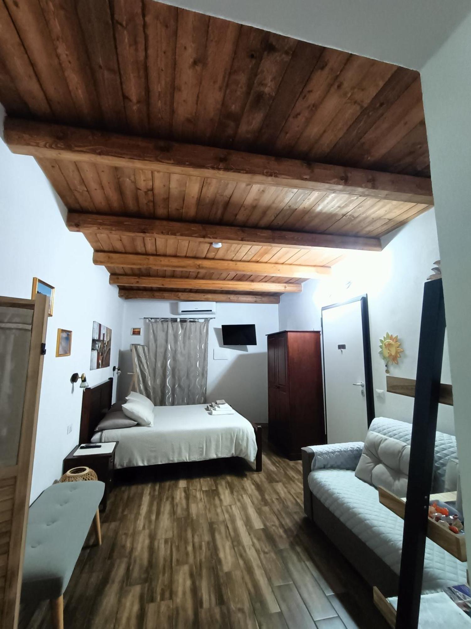 Bed And Breakfast Raggio Di Sole อีเกลเซียส ภายนอก รูปภาพ