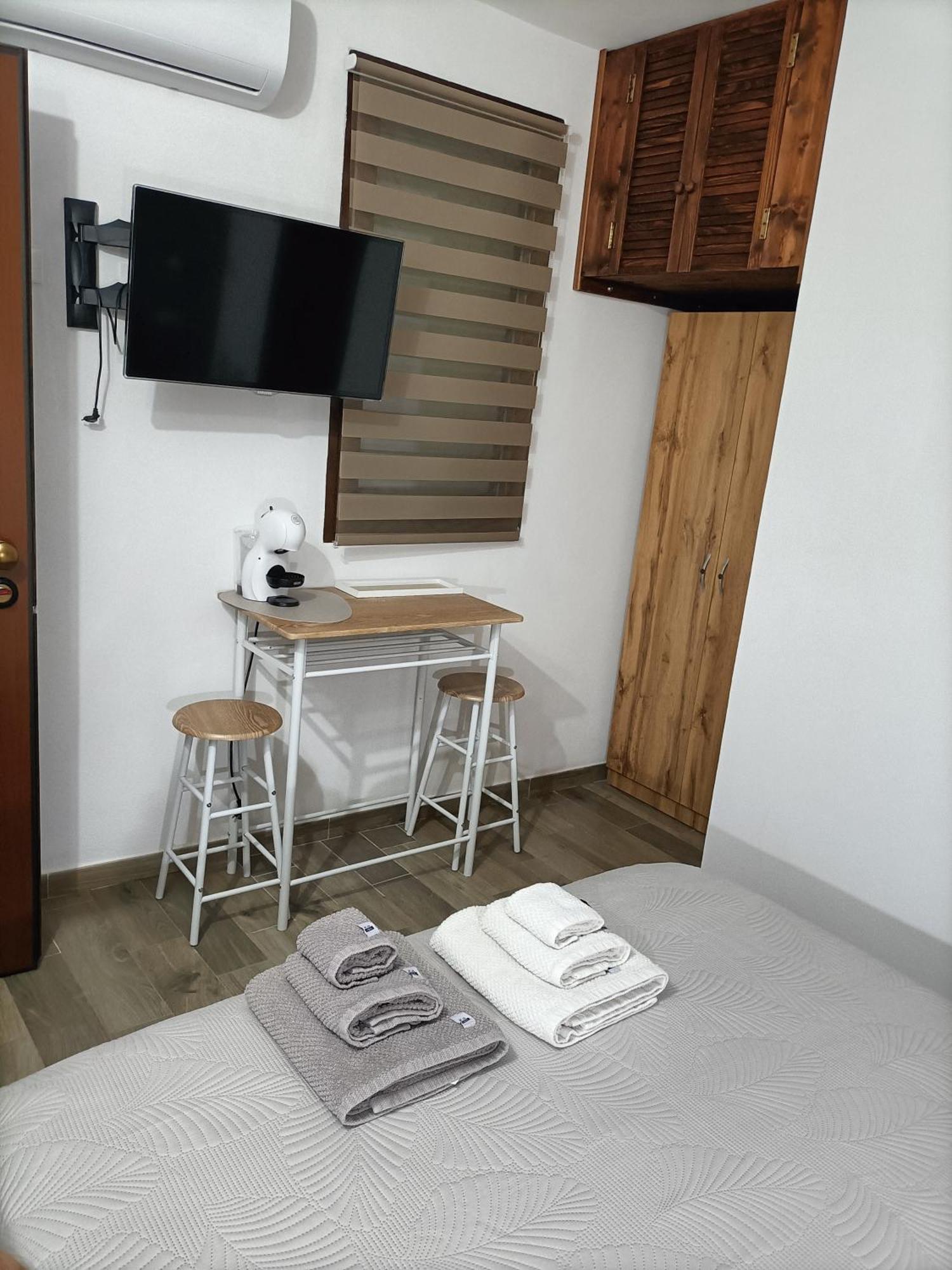 Bed And Breakfast Raggio Di Sole อีเกลเซียส ภายนอก รูปภาพ
