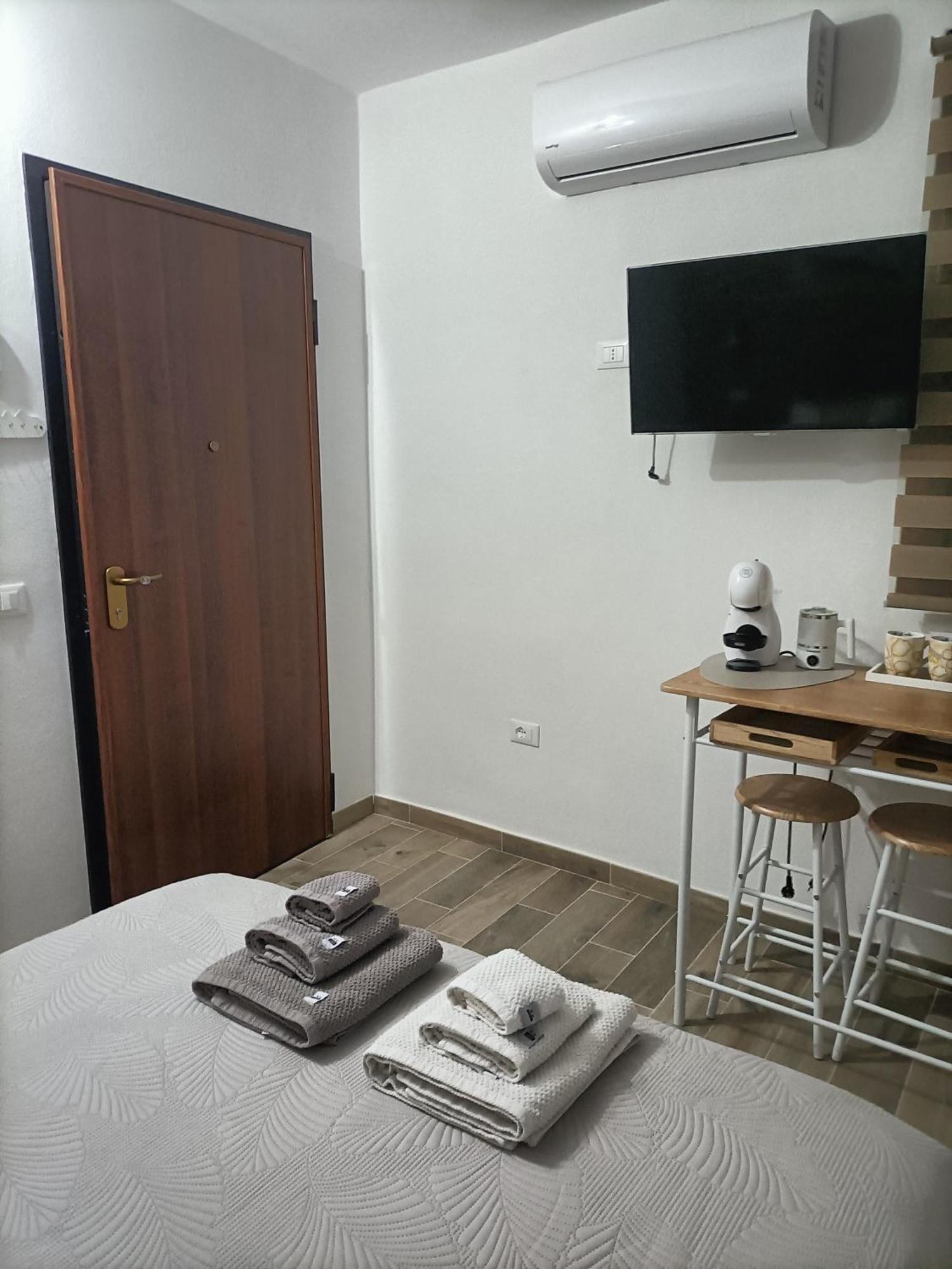 Bed And Breakfast Raggio Di Sole อีเกลเซียส ภายนอก รูปภาพ