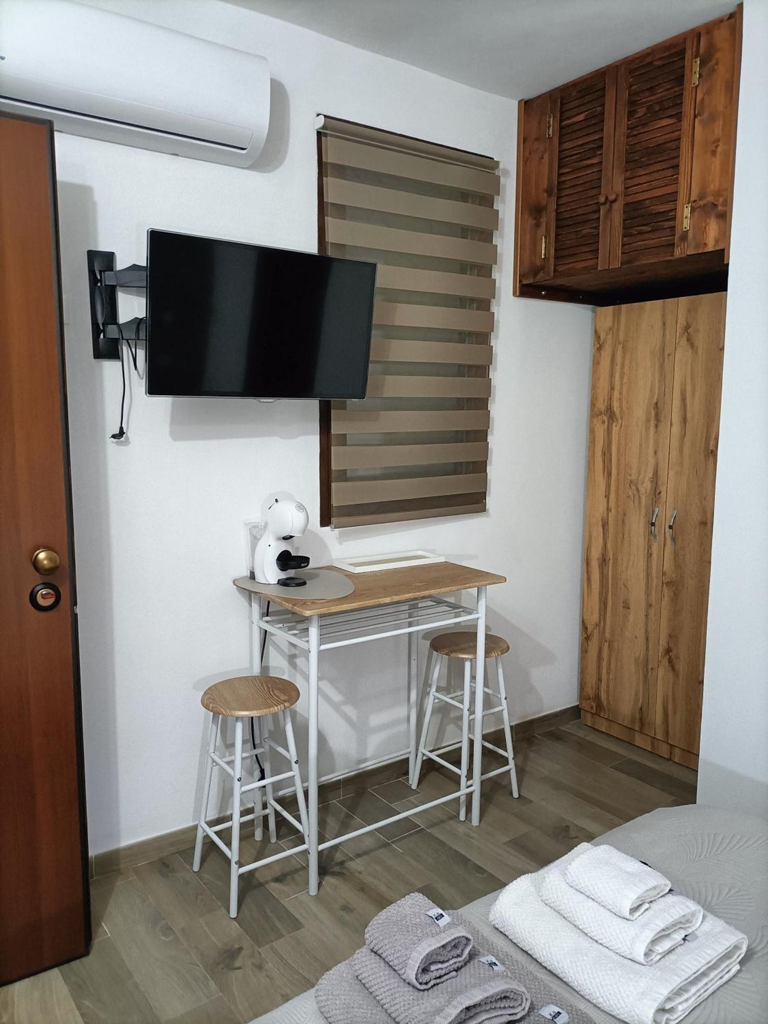 Bed And Breakfast Raggio Di Sole อีเกลเซียส ภายนอก รูปภาพ